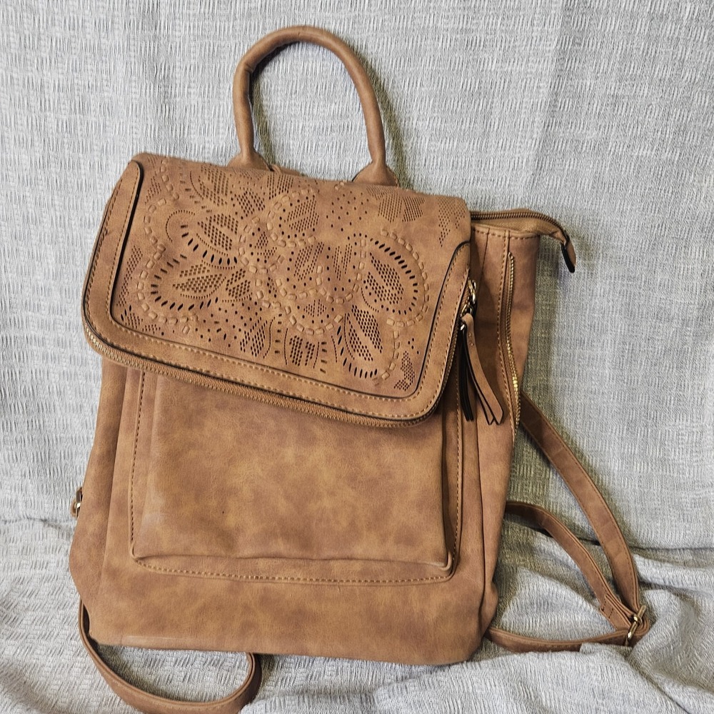 Backpack/ Carry All made from faux leather with a stamped/embossed‎ finish. - Picture 11 of 14